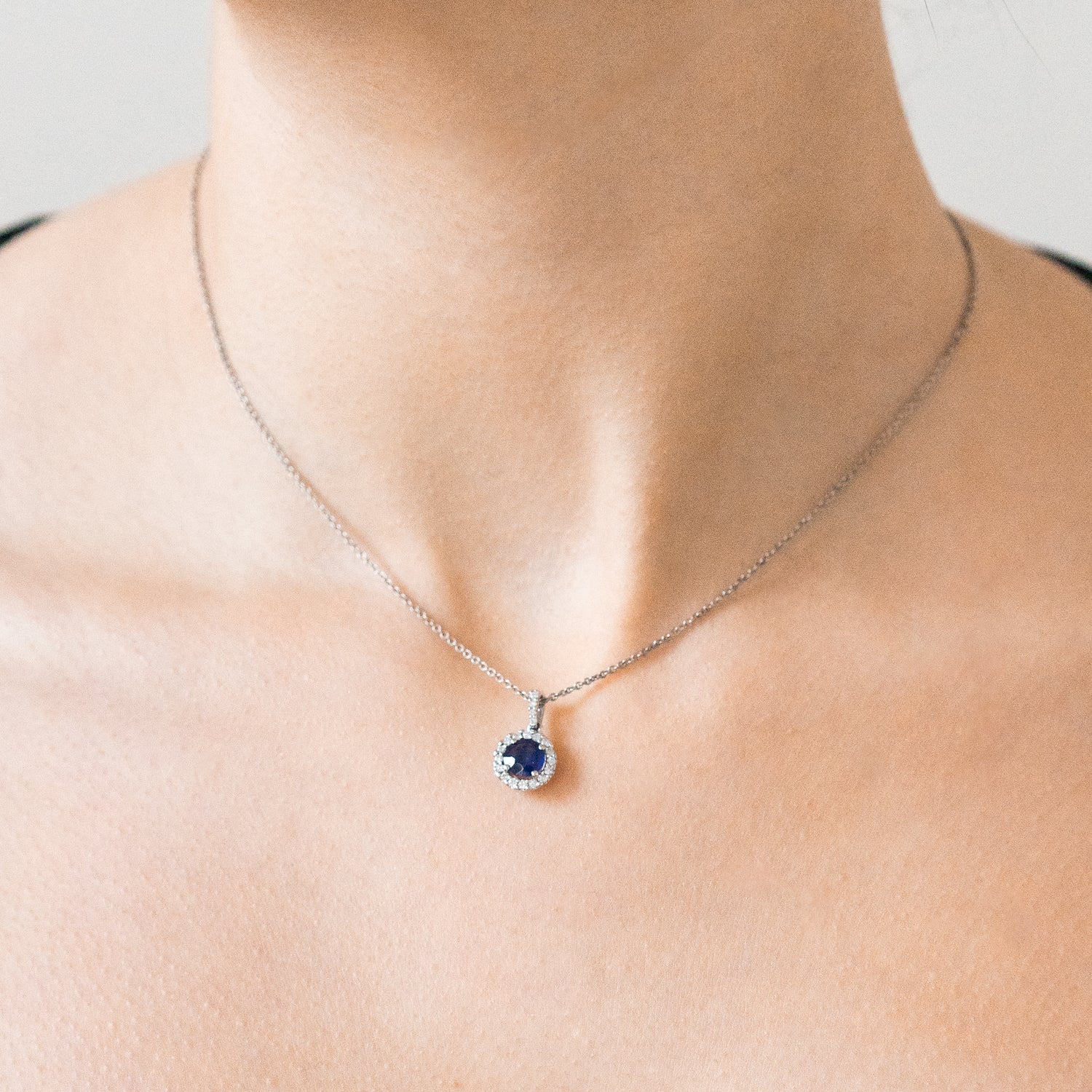 Sapphire Pendant in White Gold