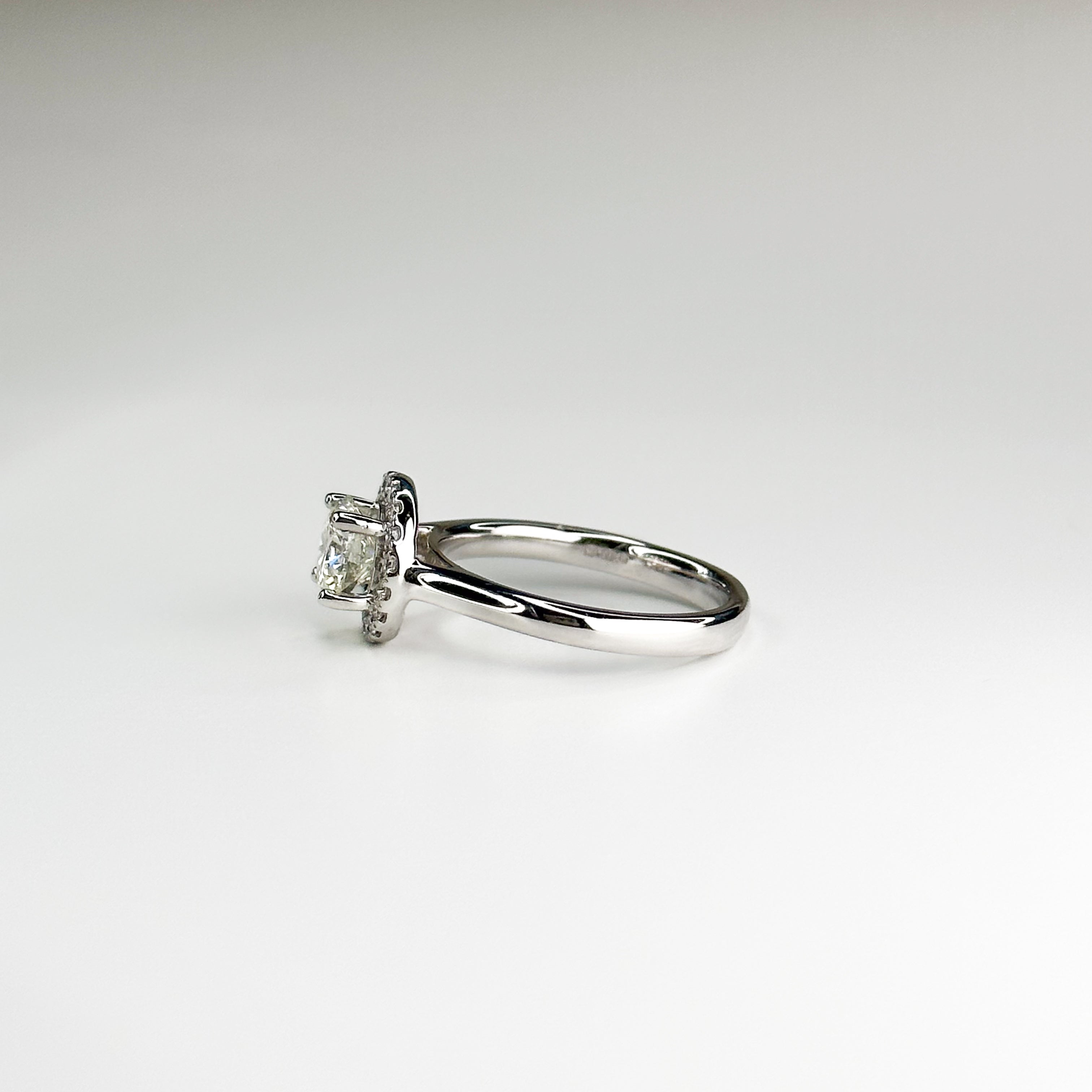 1.00ct Round Cut Diamond Platinum Ring