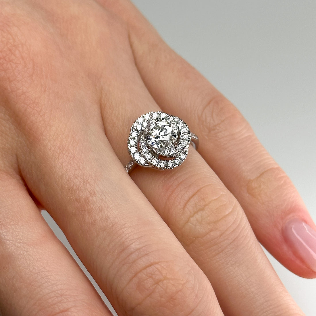 0.90ct GIA Round Cut Diamond Platinum Ring