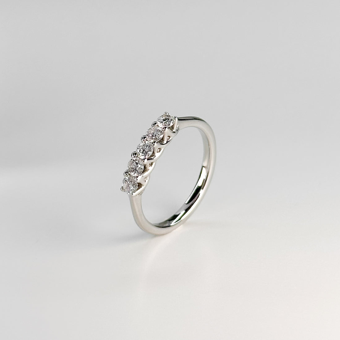 5 Round Brilliant Cut Diamond Ring