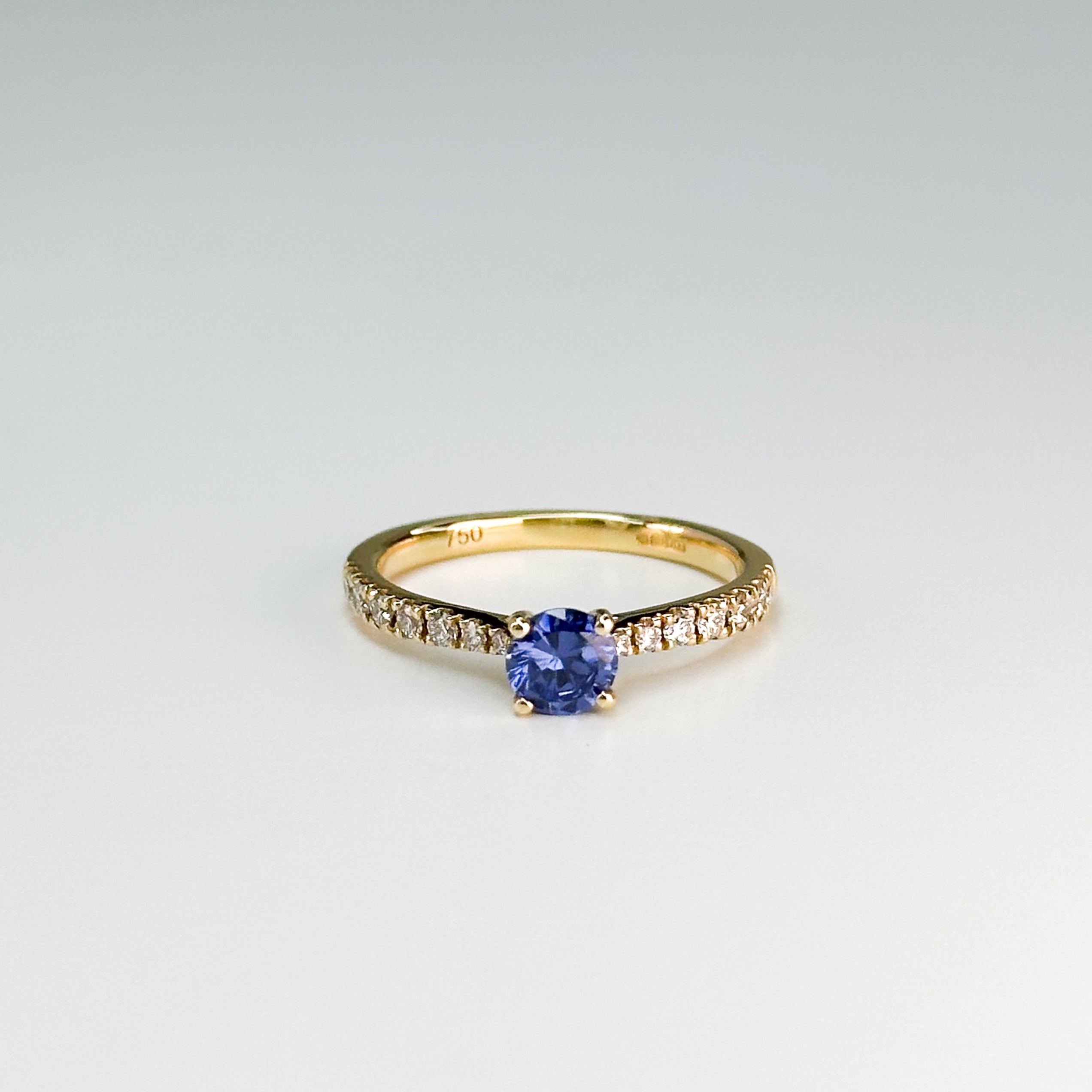 0.70ct Round Cut Blue Sapphire Ring