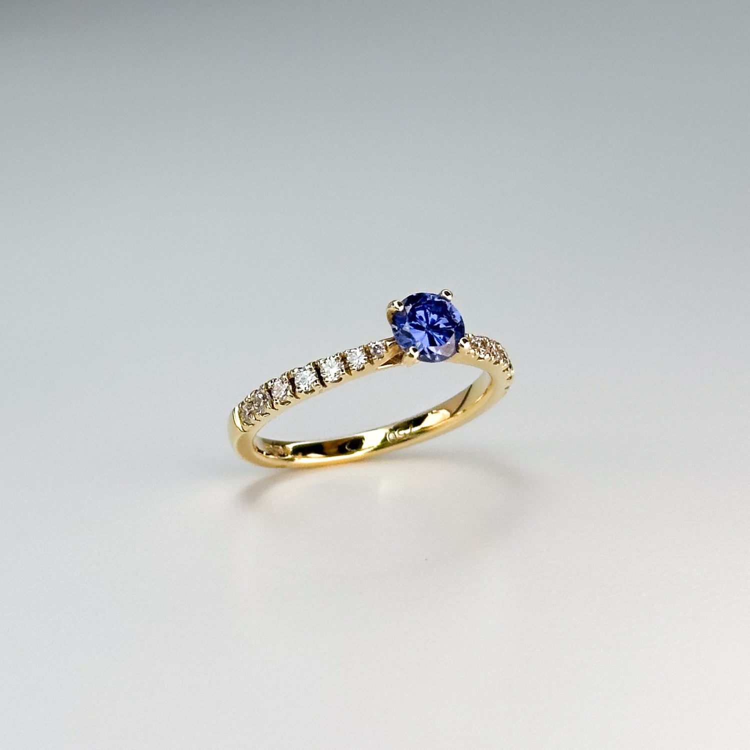 0.70ct Round Cut Blue Sapphire Ring