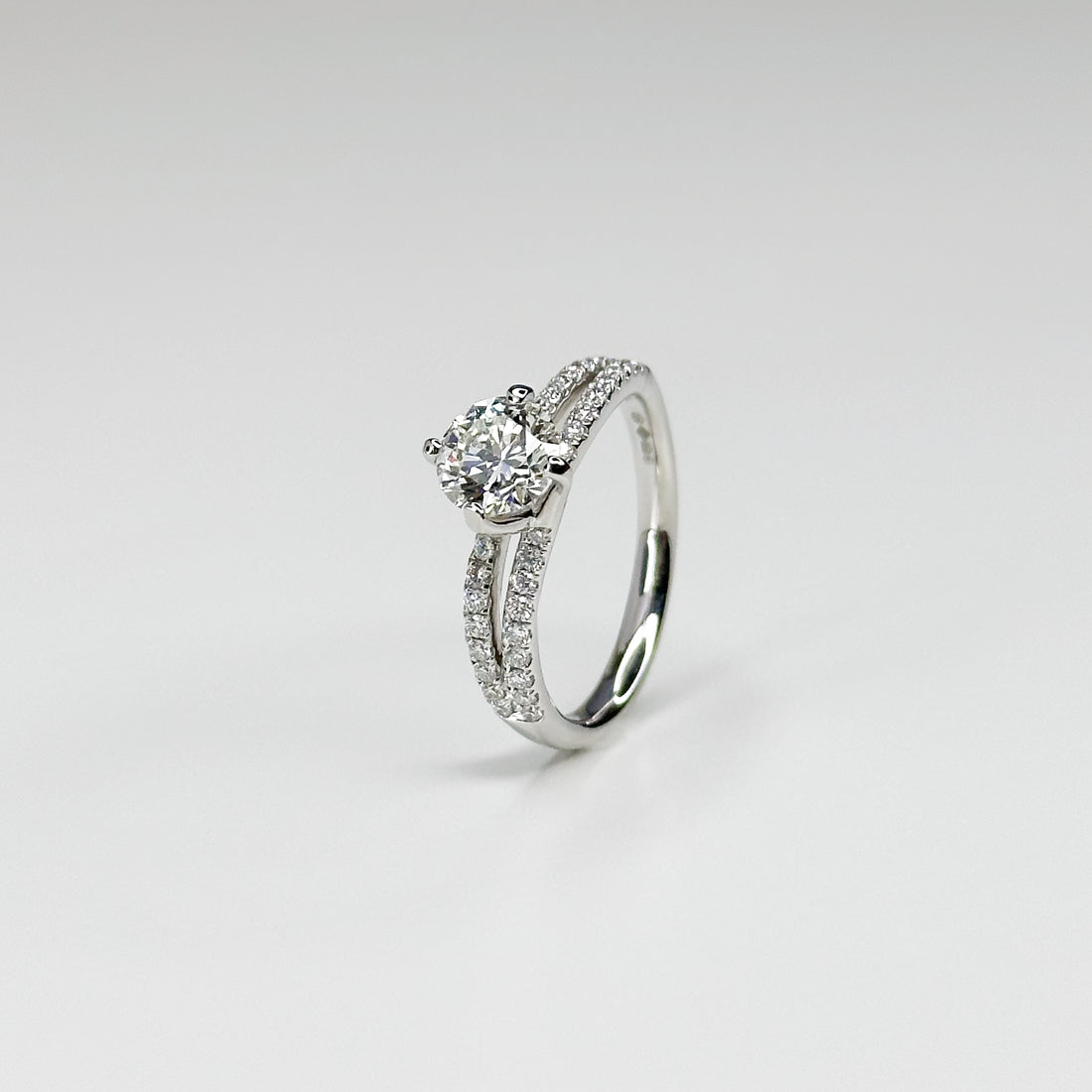 1.00ct HRD Diamond Engagement Ring in Platinum