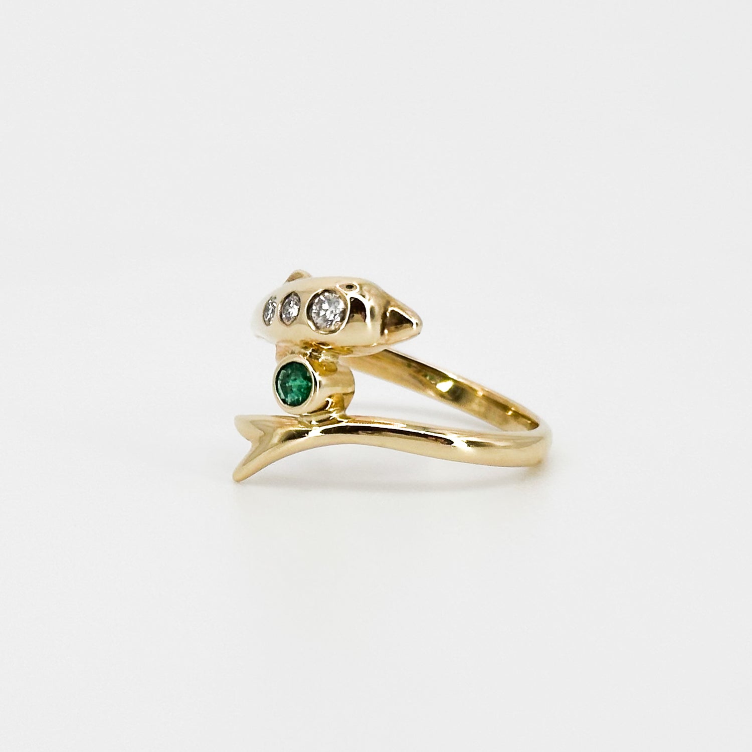 Vintage Dolphin Ring in Yellow Gold