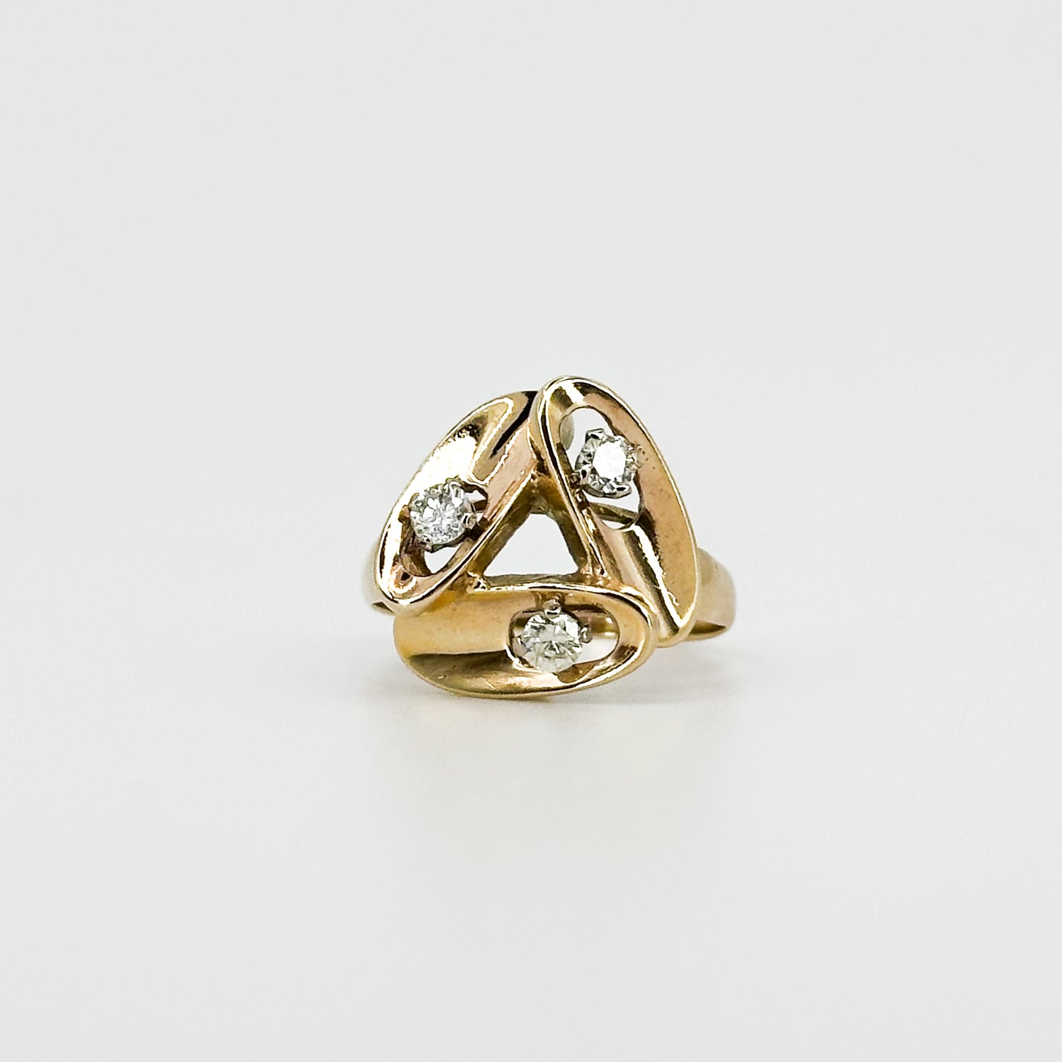 Vintage Trilogy Ring in Yellow Gold