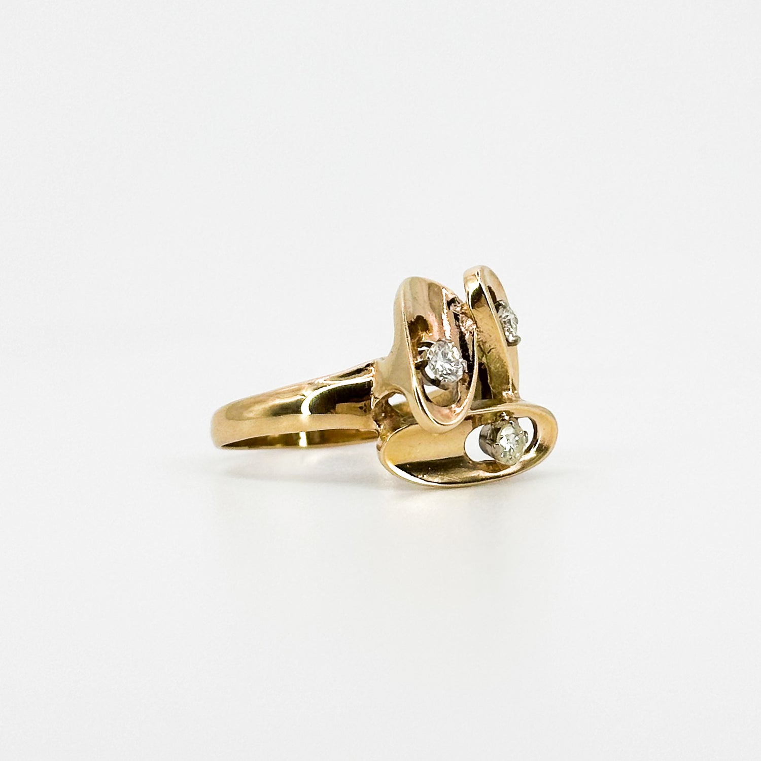 Vintage Trilogy Ring in Yellow Gold