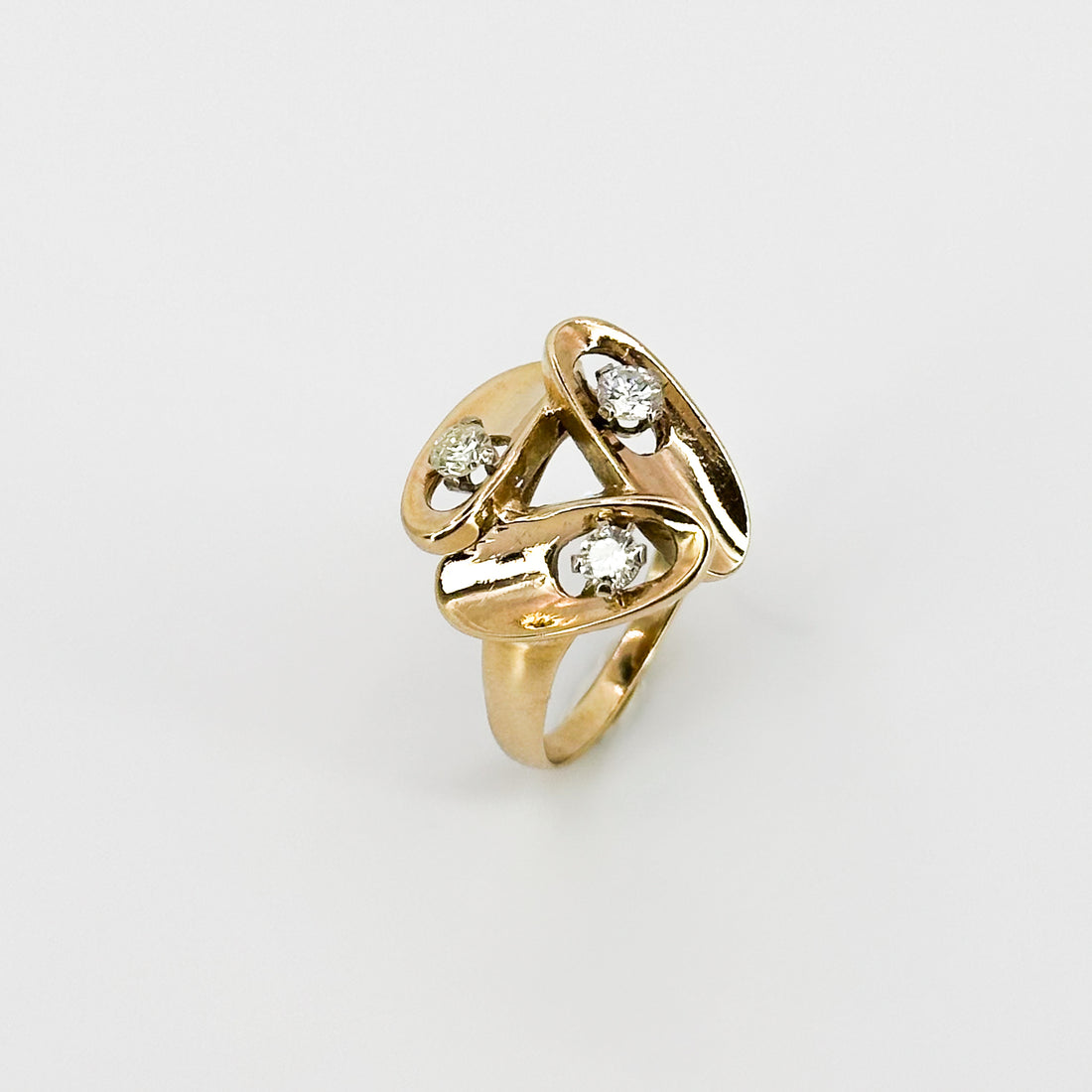 Vintage Trilogy Ring in Yellow Gold