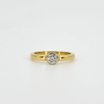 Vintage Engagement Ring with Diamond