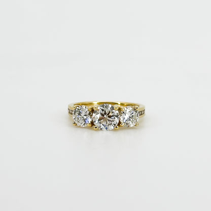 Trilogy Ring with GIA Diamond in 18ct yellow gold