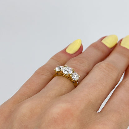 Trilogy Ring with GIA Diamond in 18ct yellow gold