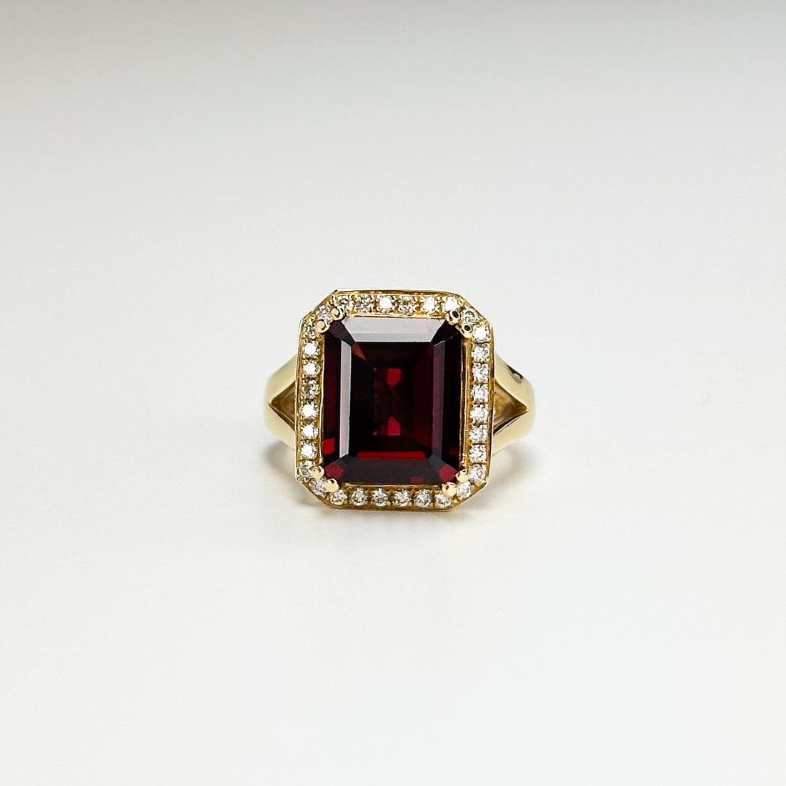 11ct Octagon Cut Garnet Ring