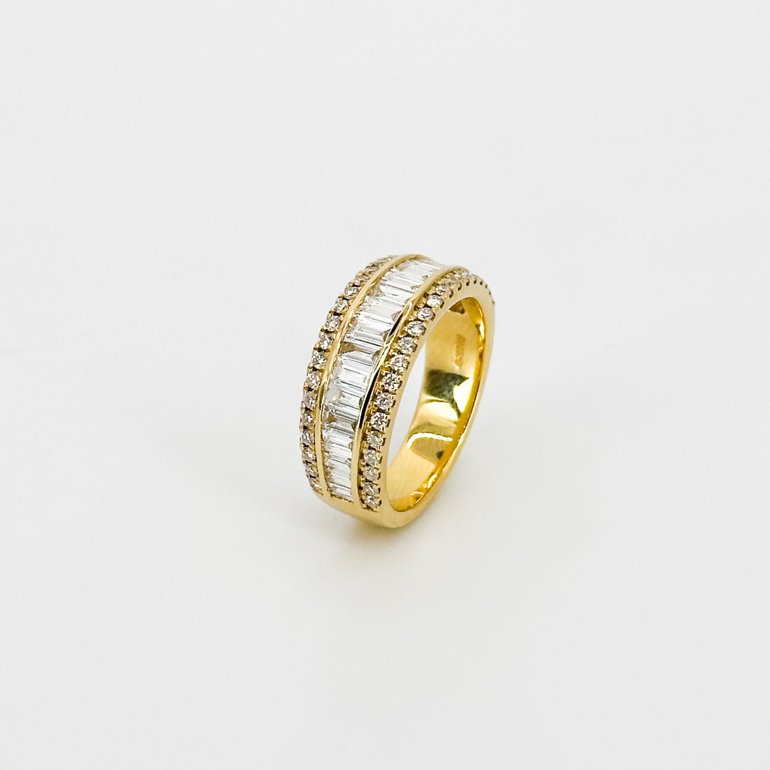 Diamond Ring in Yellow Gold