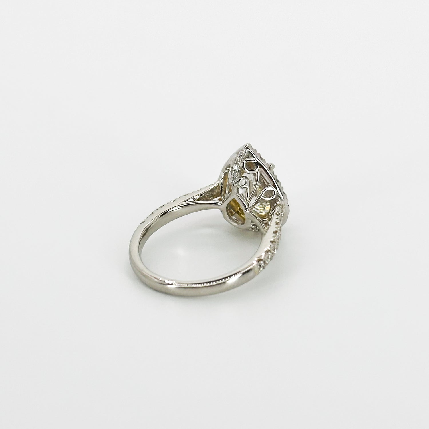 1.61ct Pear Shape GIA Diamond Ring in Platinum