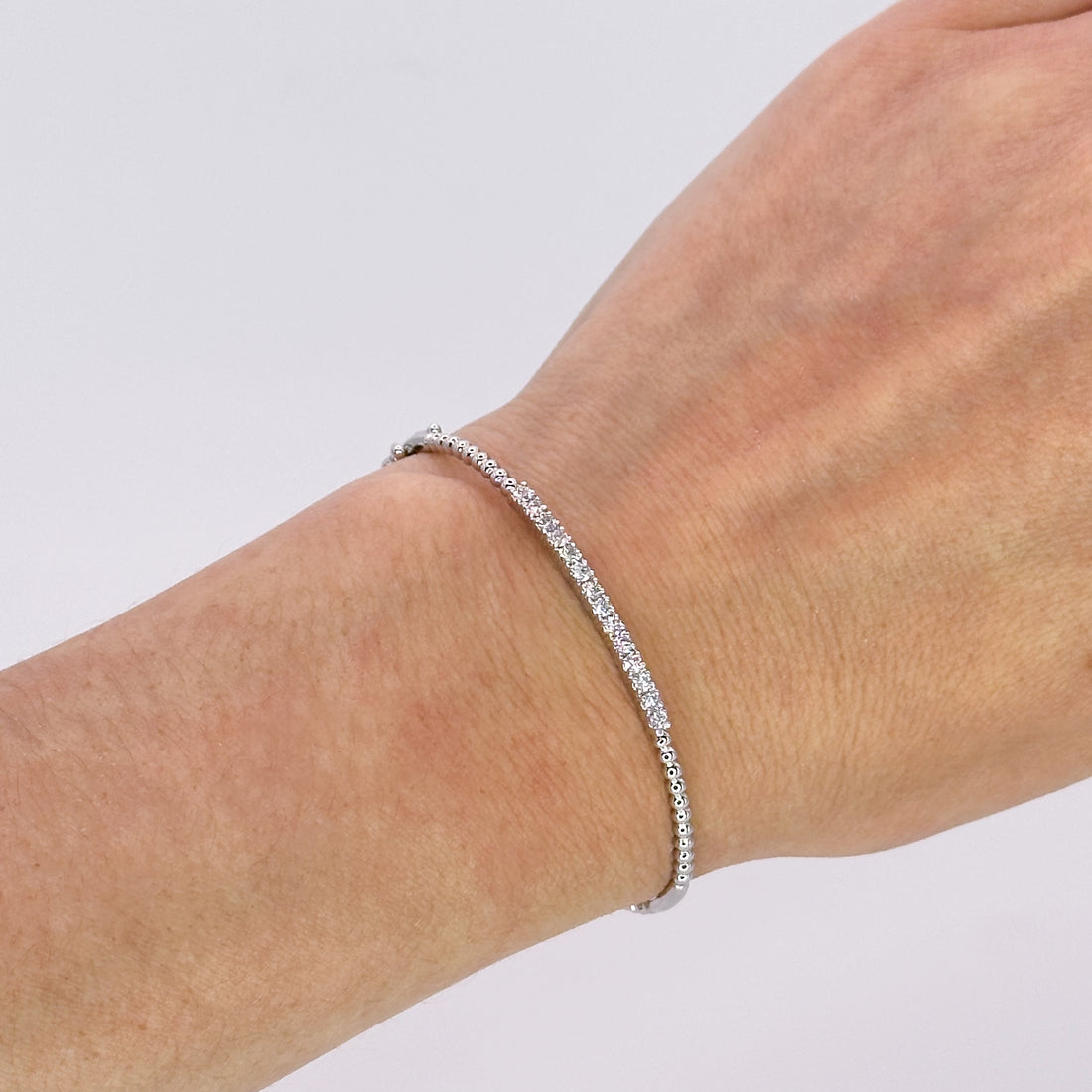 White gold Bangle Bracelet with Diamonds