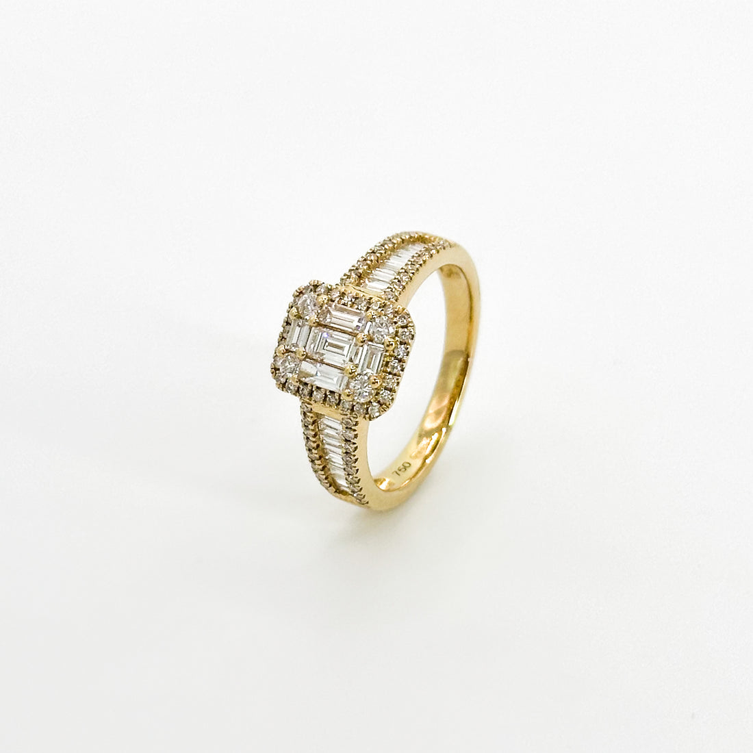 Diamond Cluster Ring in Yellow Gold