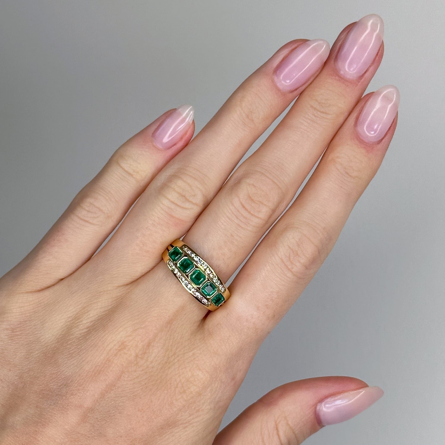 Emerald Ring with Diamonds in 18ct Yellow Gold