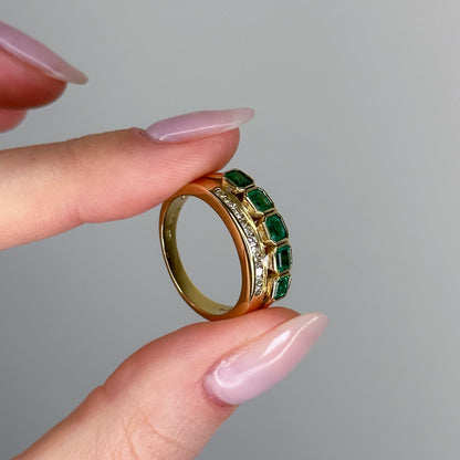Emerald Ring with Diamonds in 18ct Yellow Gold