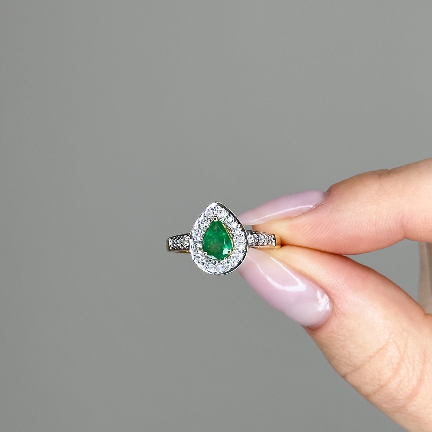 0.60ct Pear Shape Emerald Ring