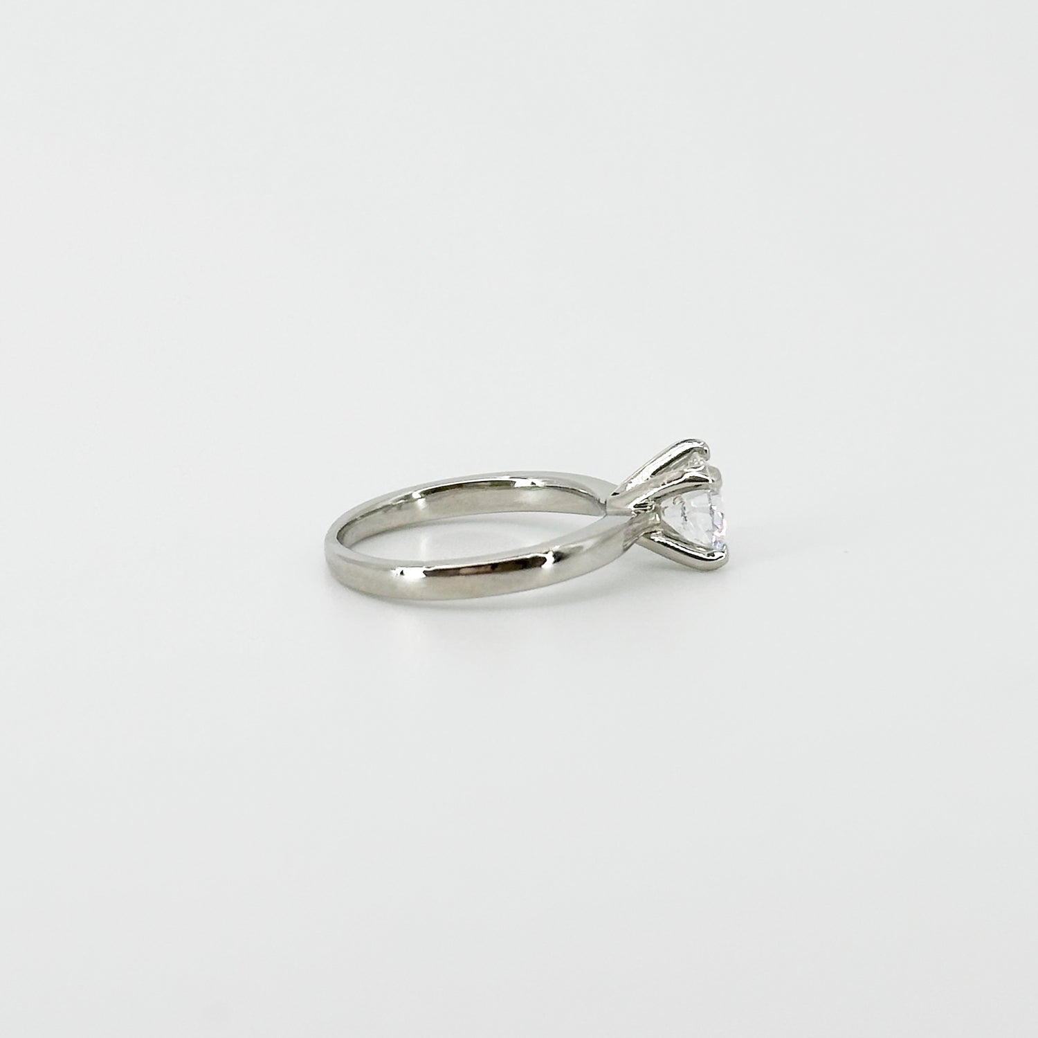 1.01ct Lab-Grown Round Cut Diamond Ring