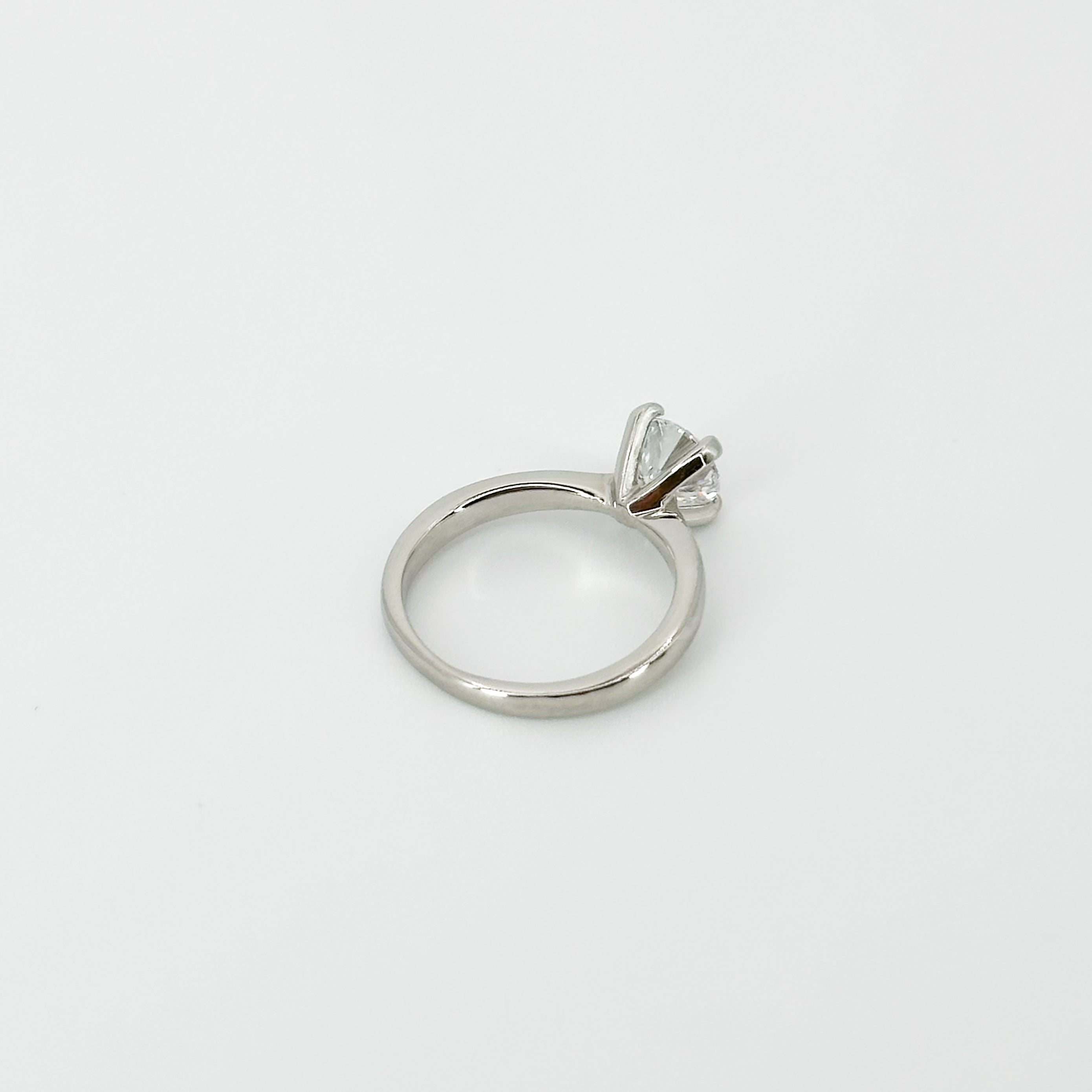 1.01ct Lab-Grown Round Cut Diamond Ring