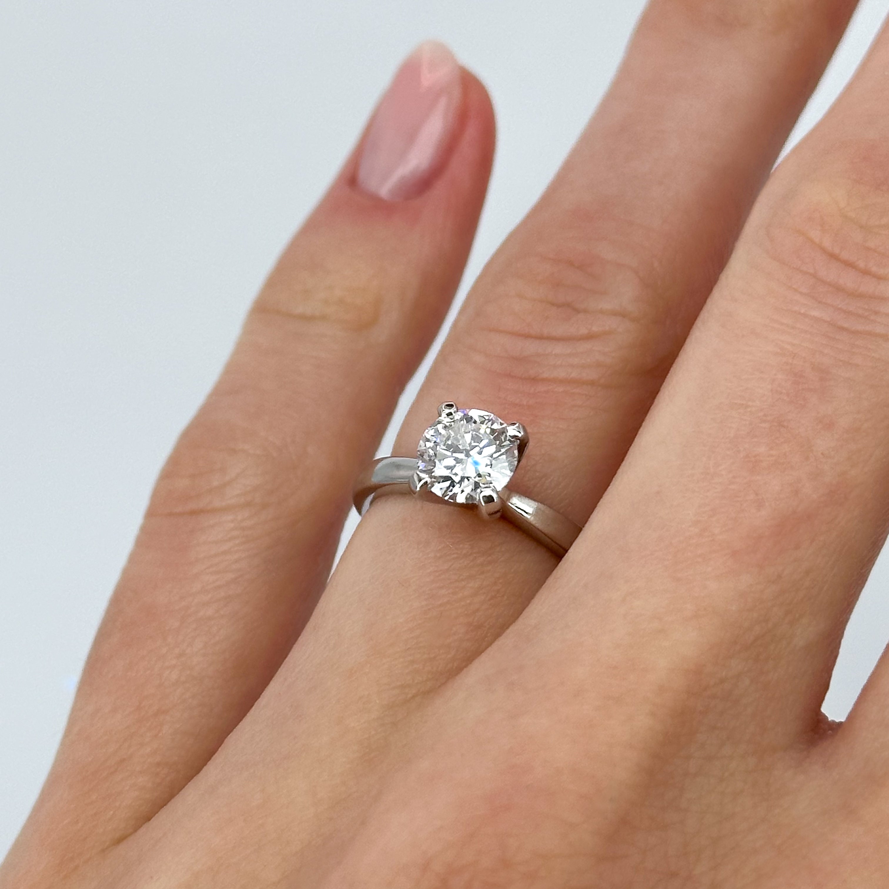 1.03ct Lab-Grown Round Cut Diamond Ring