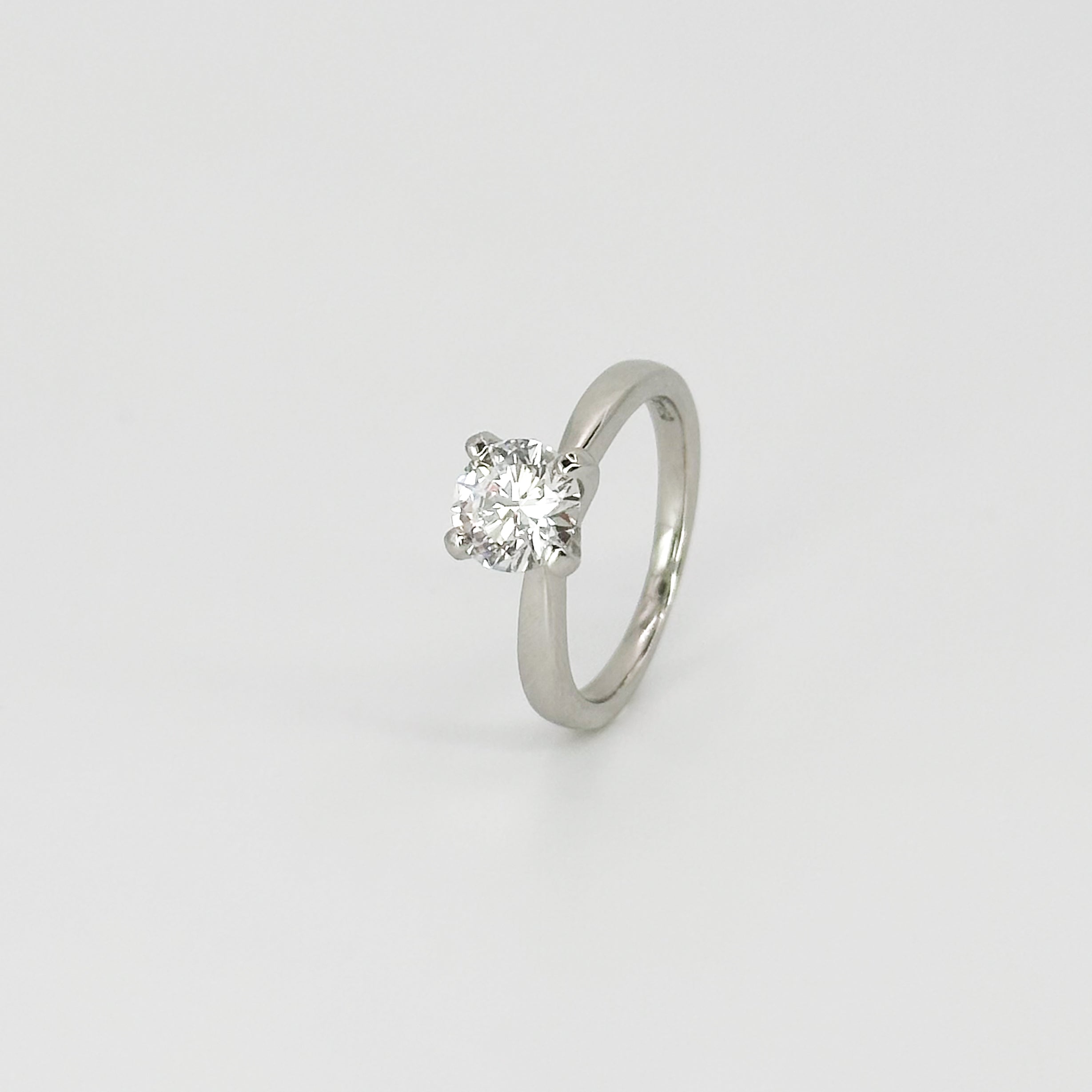 1.01ct Lab-Grown Round Cut Diamond Ring