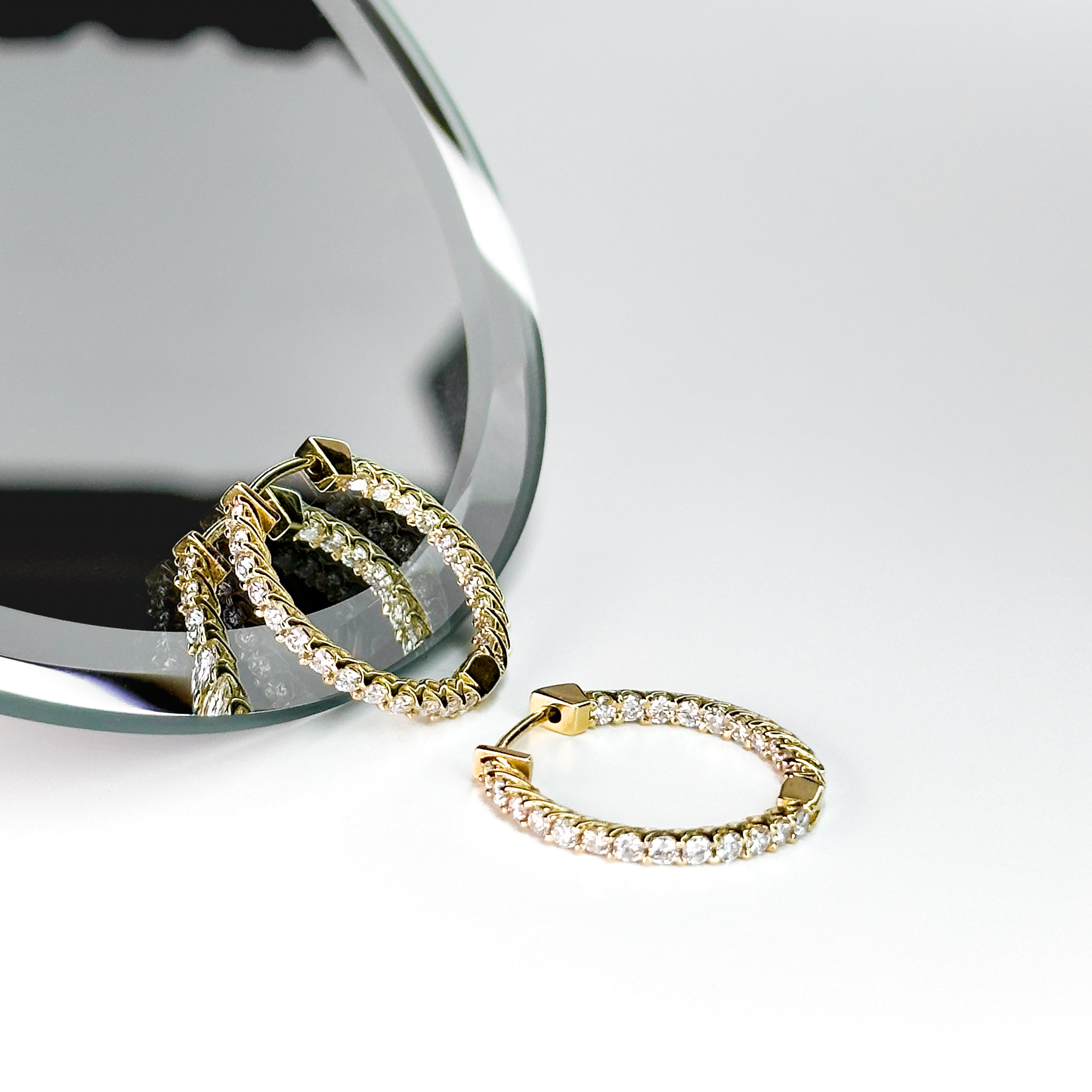1.88ct Hoop Earrings in Yellow Gold with Diamonds