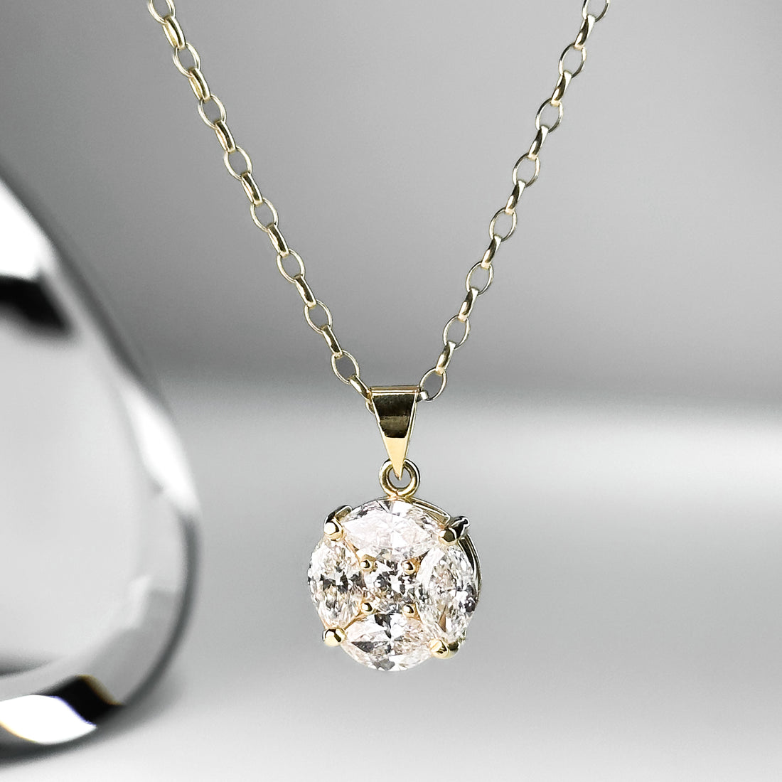 Diamond Cluster Pendant in Yellow Gold