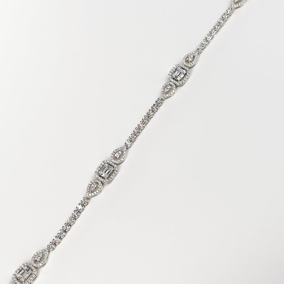 2.30ct Diamond Cluster Gold Bracelet