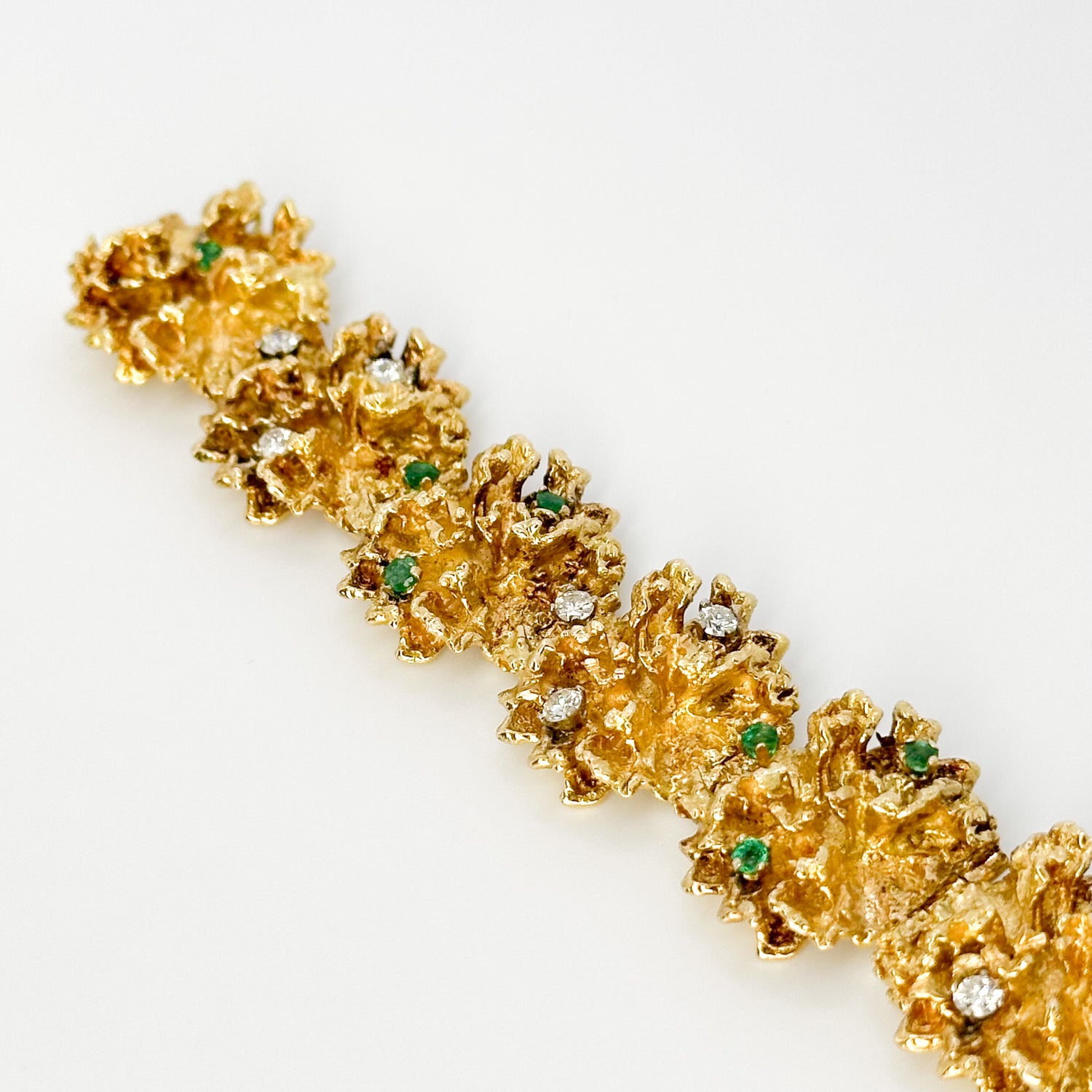 Yellow Gold Bracelet with Diamonds and Emeralds