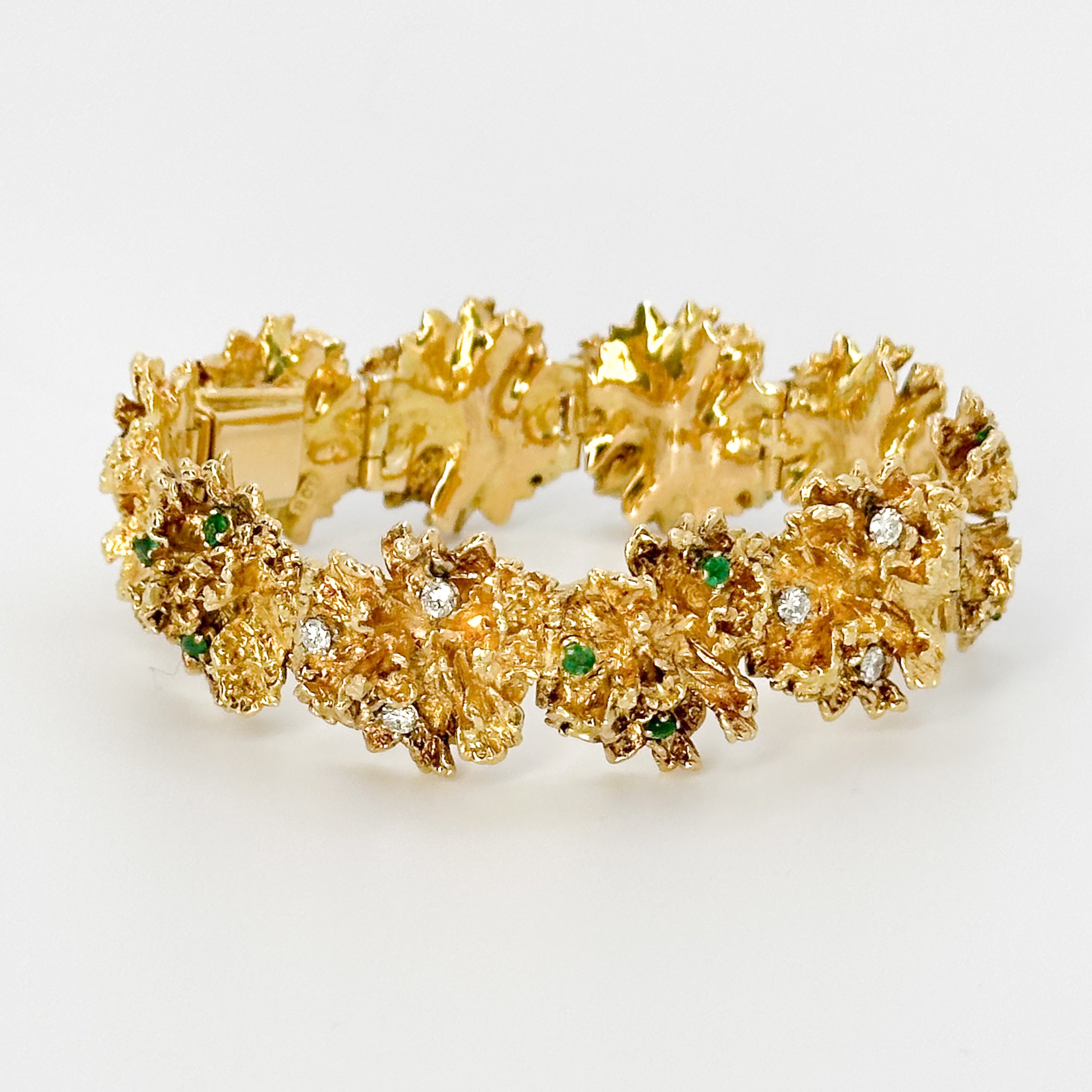 Yellow Gold Bracelet with Diamonds and Emeralds