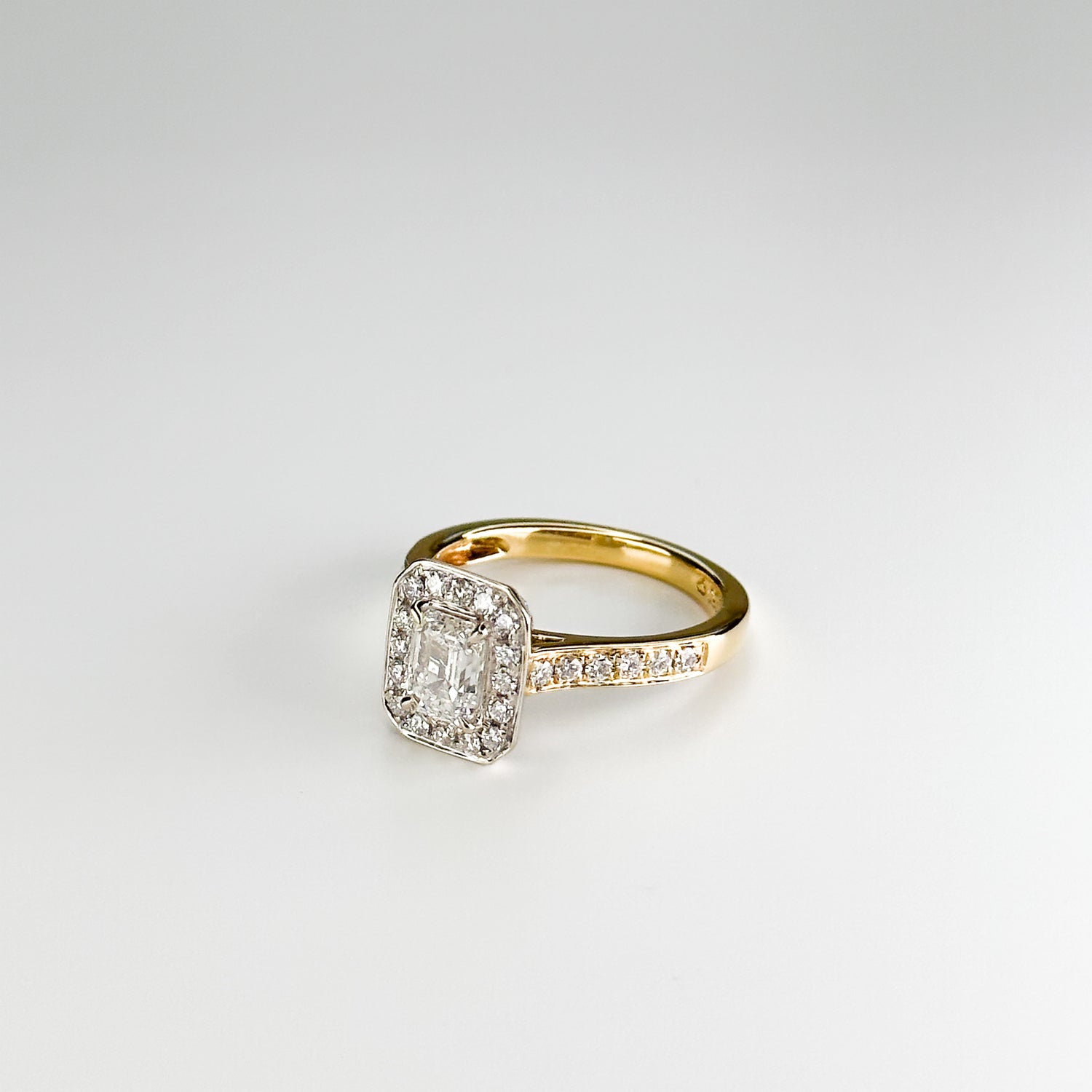 0.90ct Emerald Cut Diamond Ring