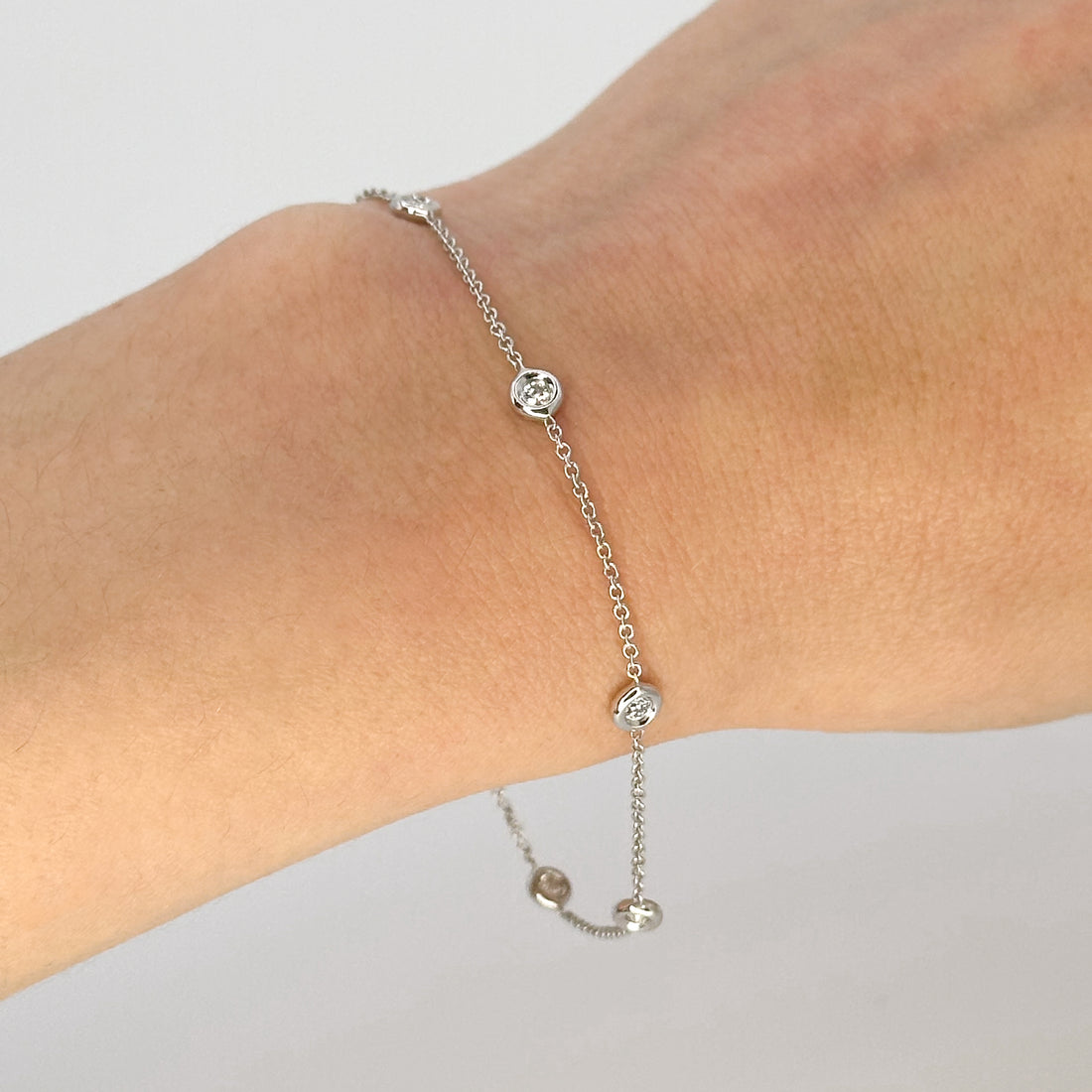 White Gold bracelet with 5 Diamonds