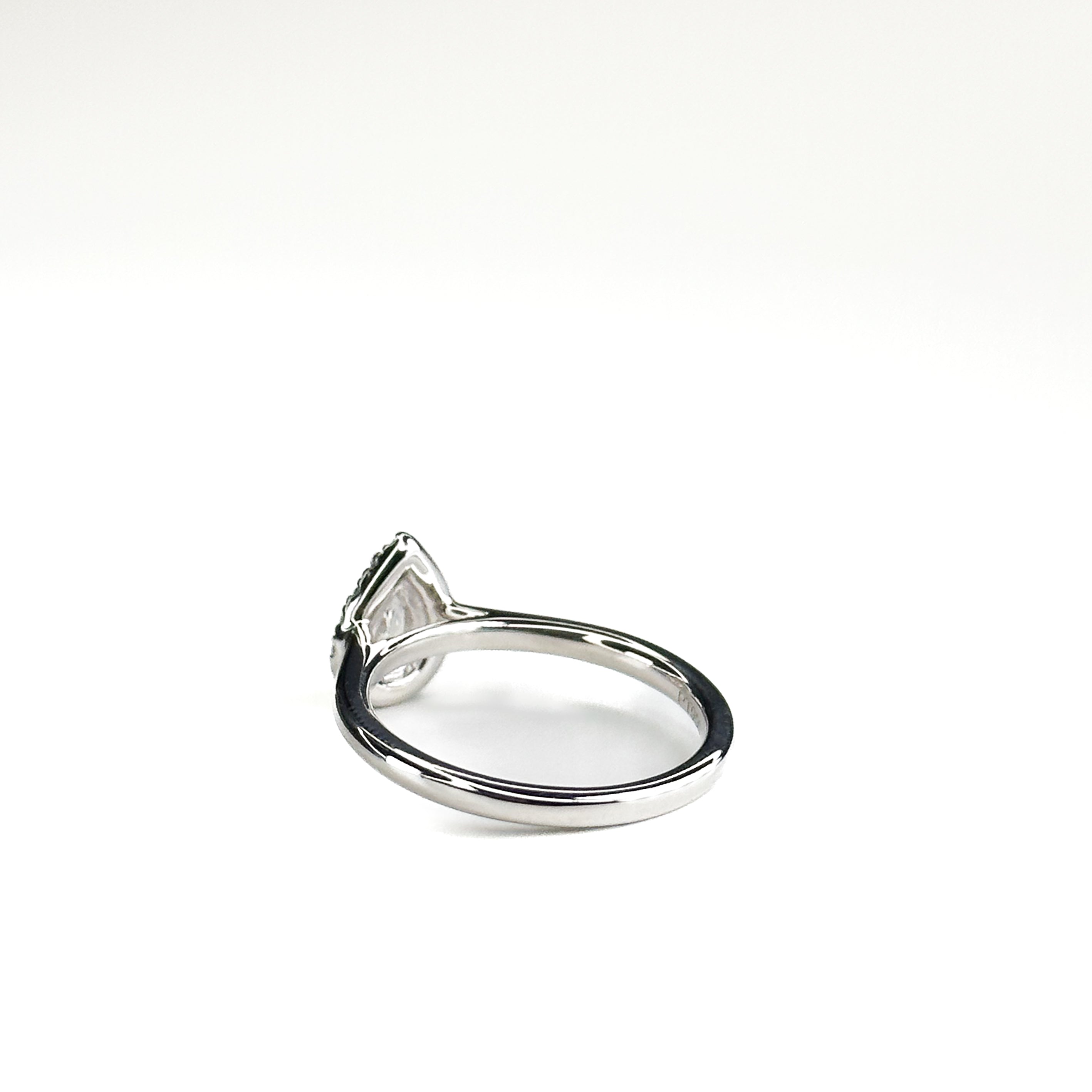 0.31ct Pear Shape Diamond Ring