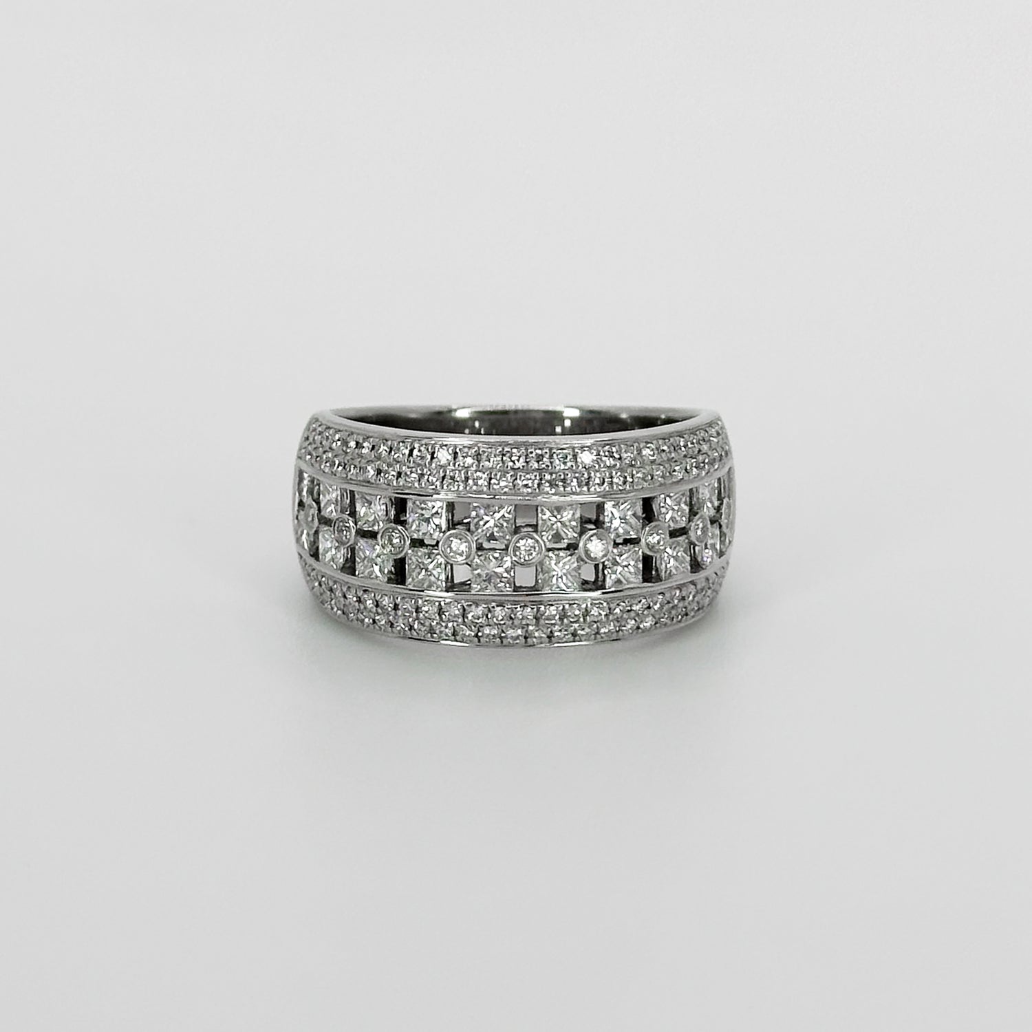 Diamond Eternity Ring in White Gold