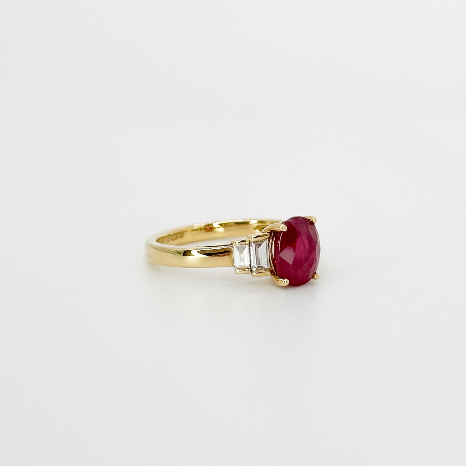 Oval Ruby Ring in Yellow Gold