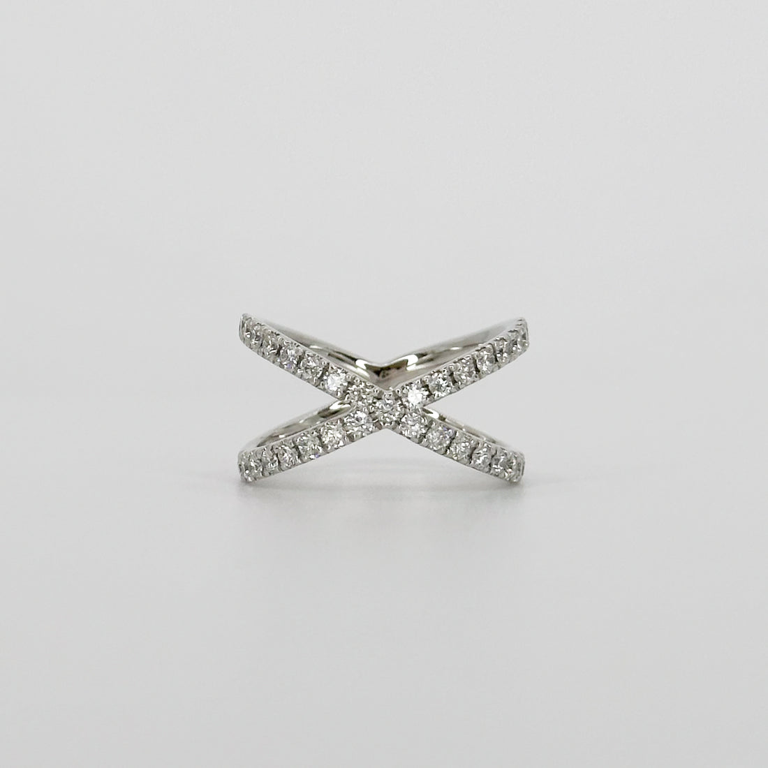 Crossover Diamond Ring in Platinum