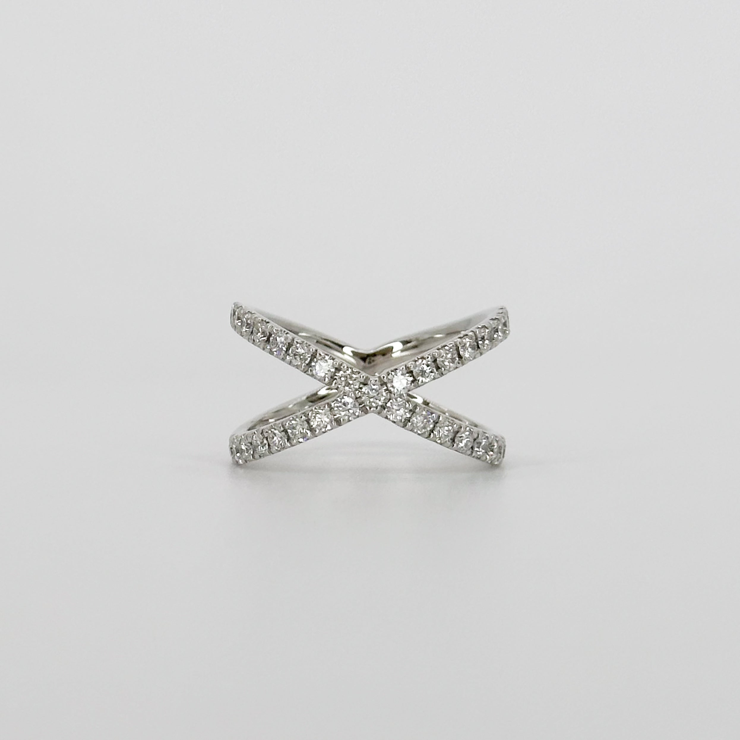 Crossover Diamond Ring in Platinum