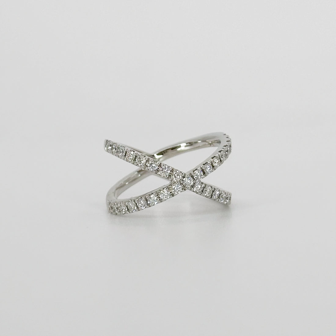 Crossover Diamond Ring in Platinum