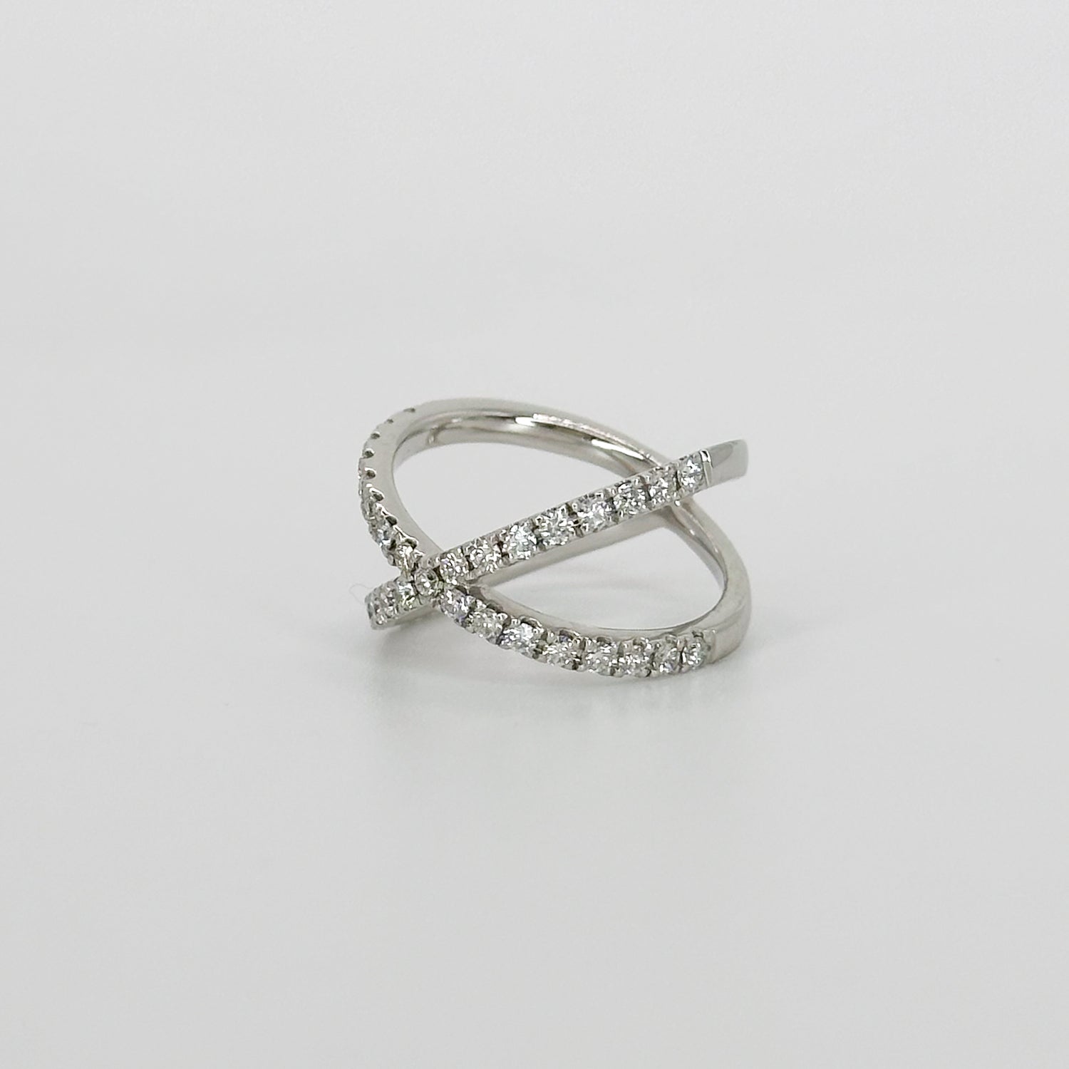 Crossover Diamond Ring in Platinum