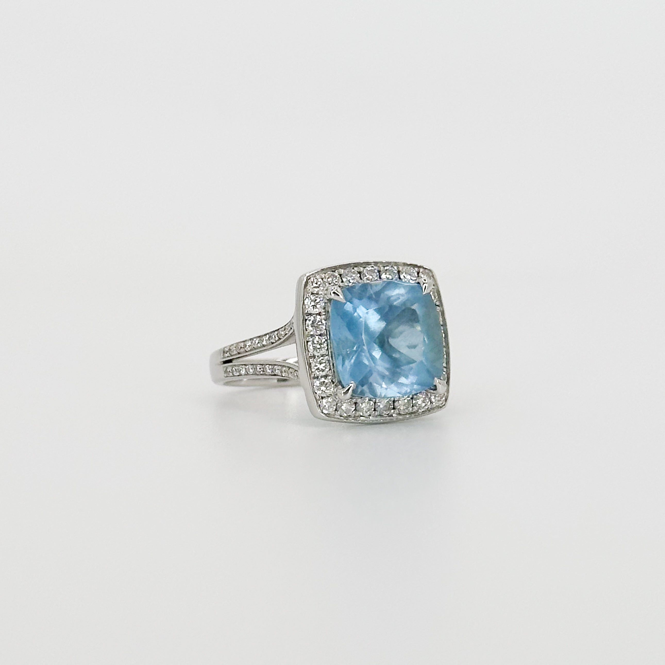 Aquamarine Ring in White Gold