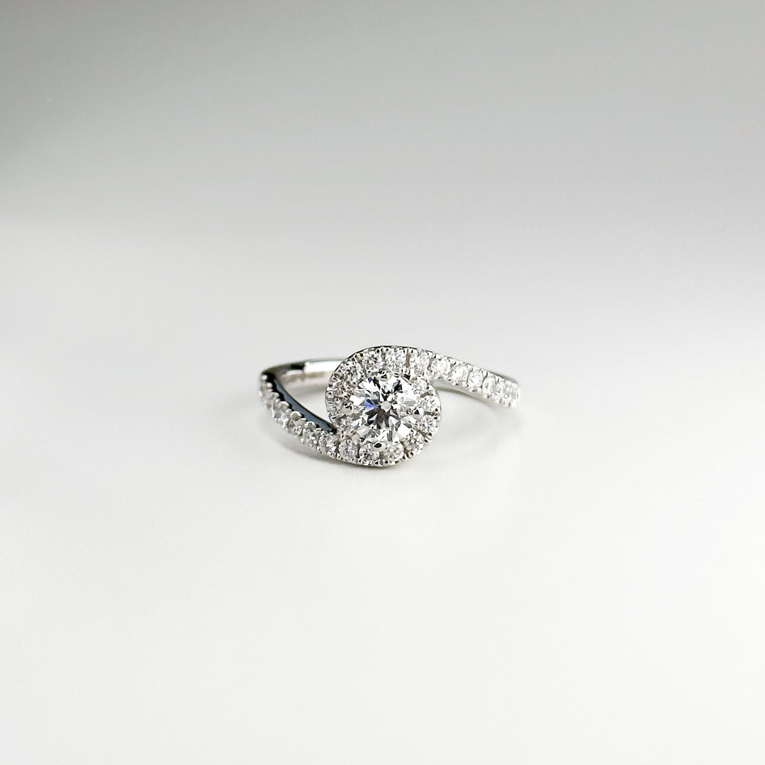 0.50ct GIA Diamond in Twist Band Ring