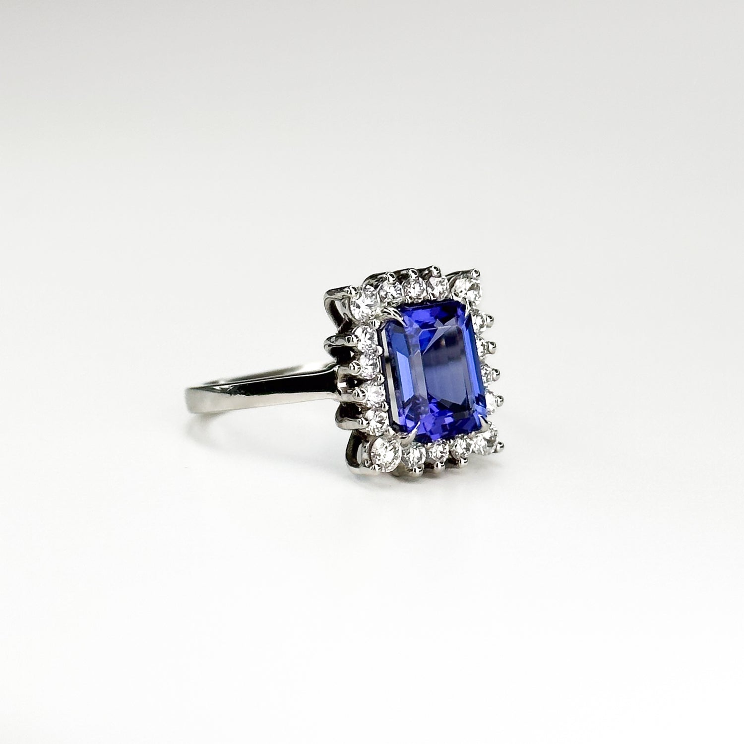 2.91ct Emerald Shape Tanzanite and Diamonds Ring