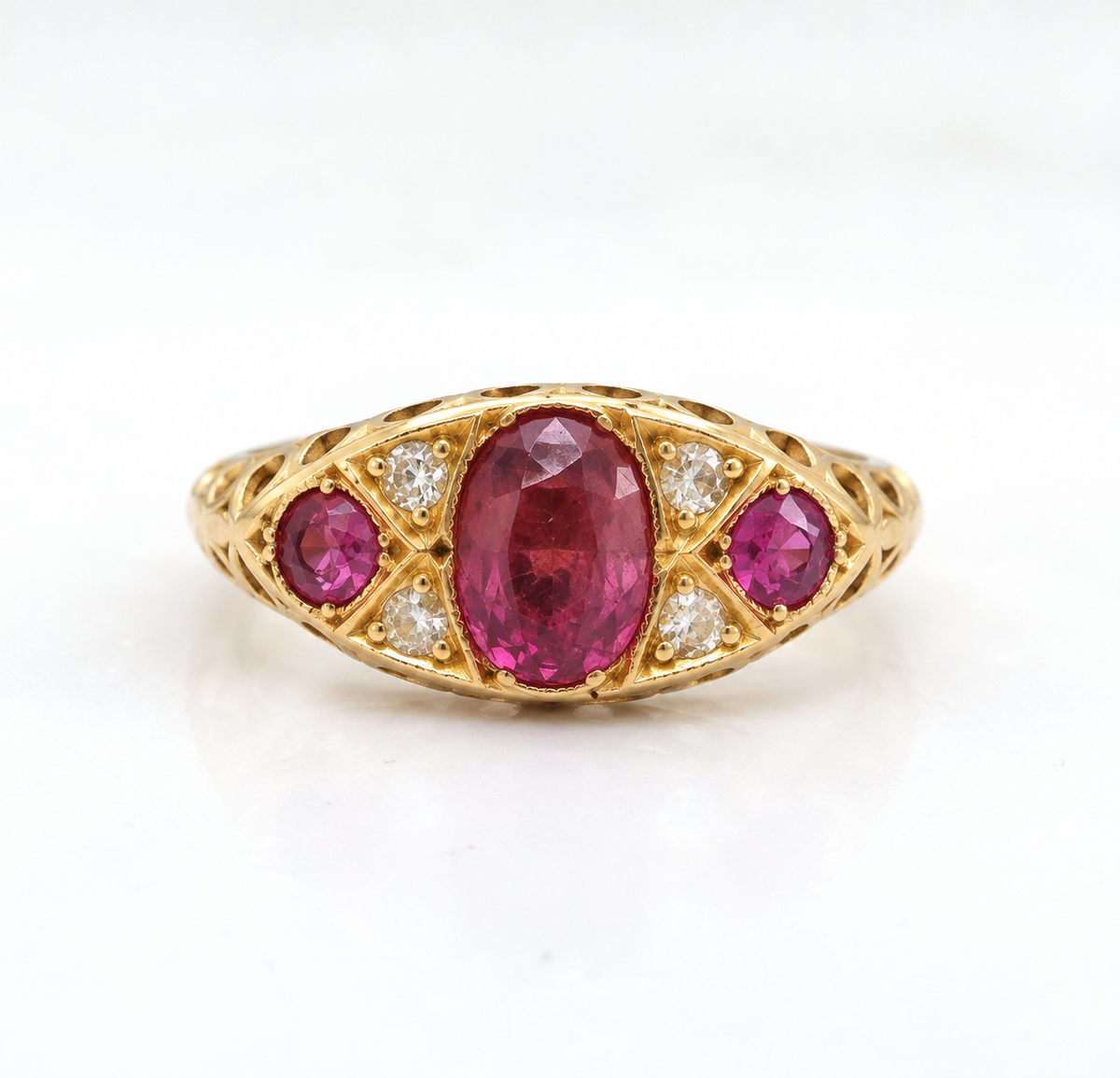 AR02424 vintage ruby and diamond ring – edited detail view