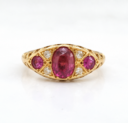 AR02424 vintage ruby and diamond ring – edited detail view