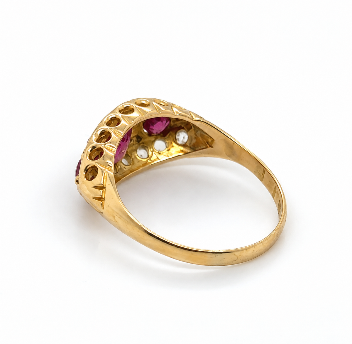 AR02424 vintage ruby and diamond ring – edited rear gallery view