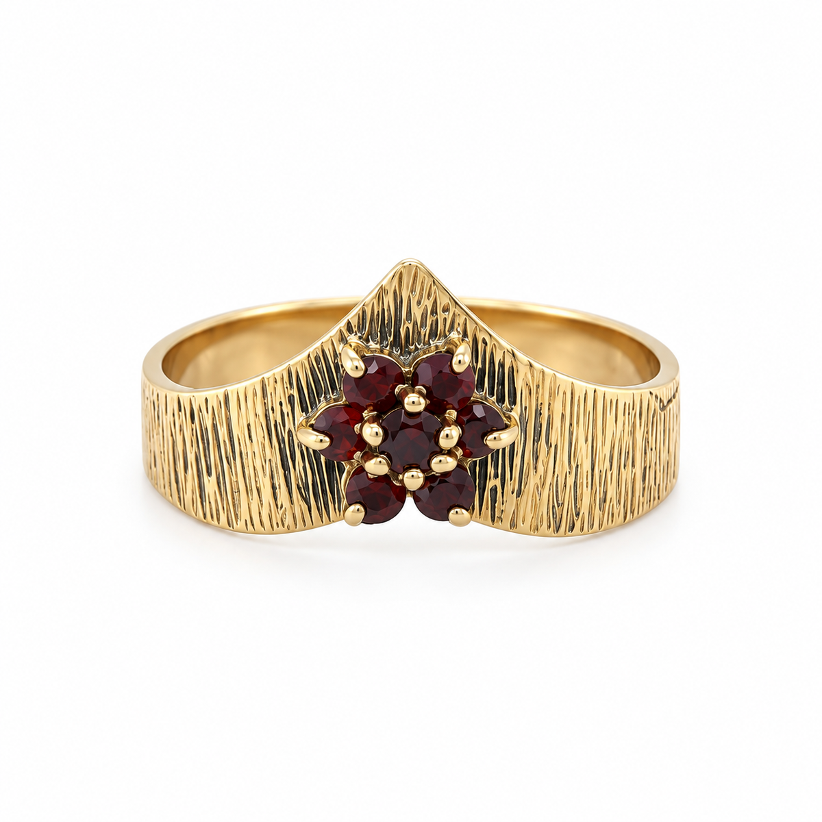 Vintage garnet ring in 9ct yellow gold – front view