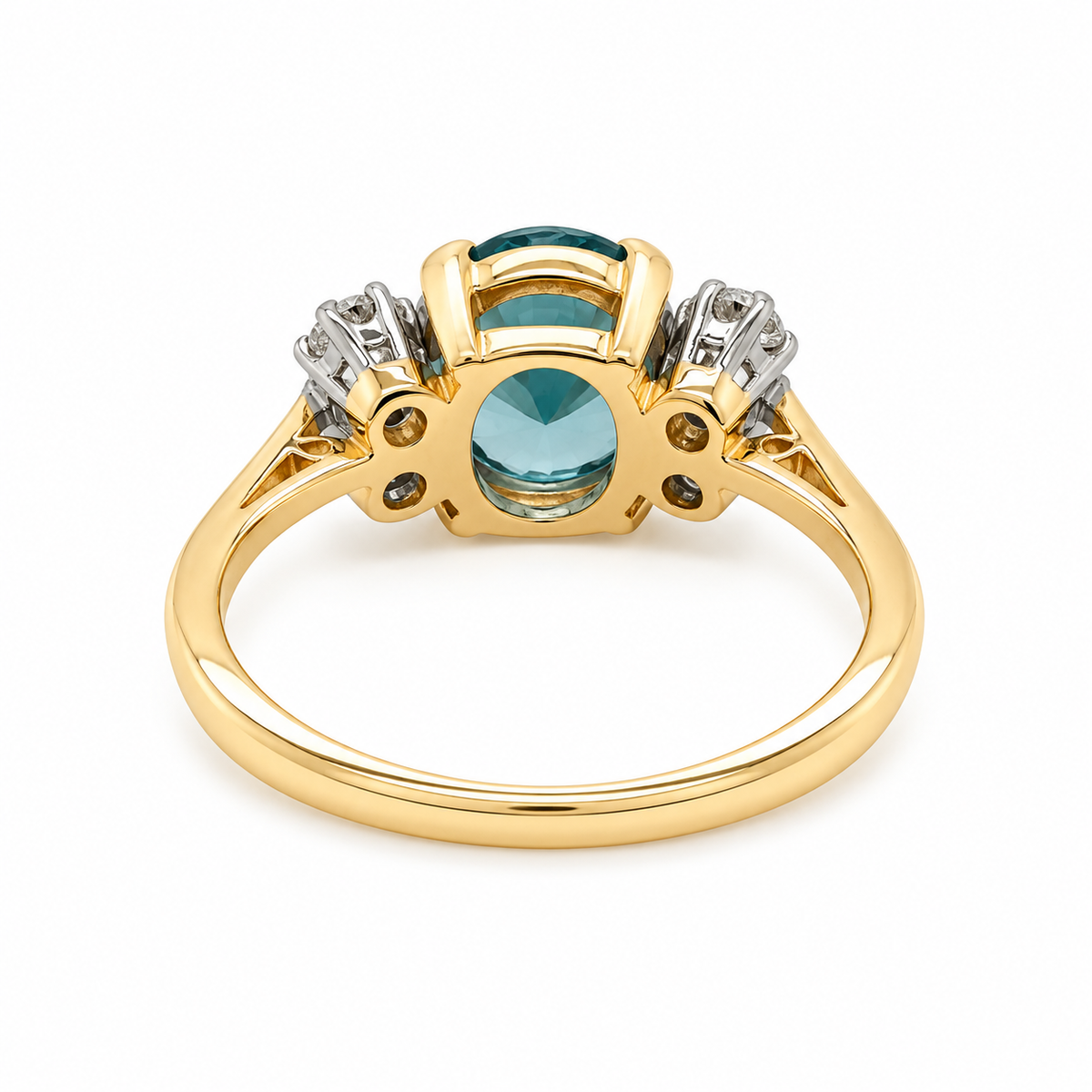 Vintage aquamarine and diamond ring in 18ct yellow gold – underside view